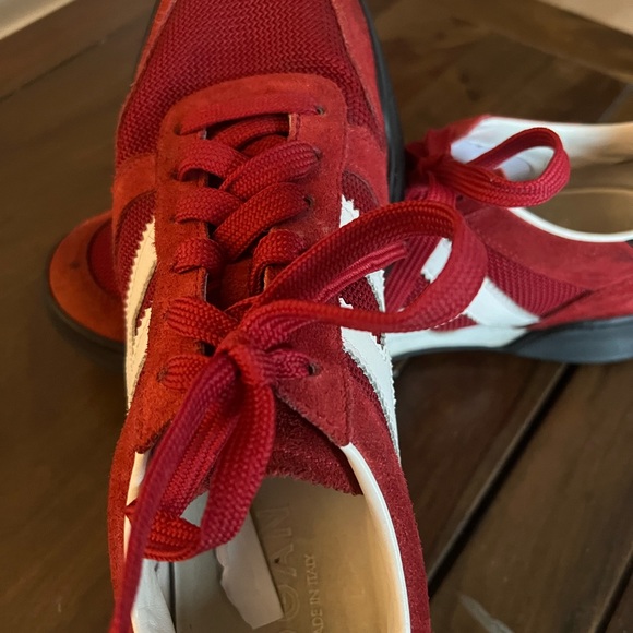 HOGAN Sneakers in Red USA size 9.0 - Picture 3 of 9